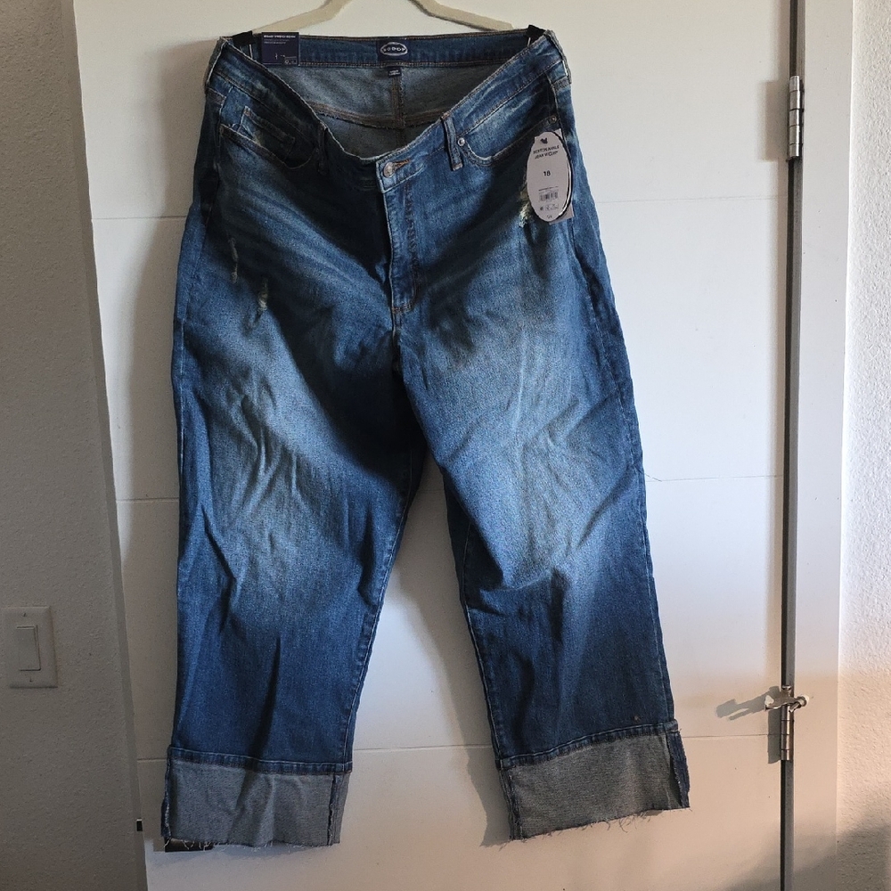 Scoop Distressed Cuffed Jeans